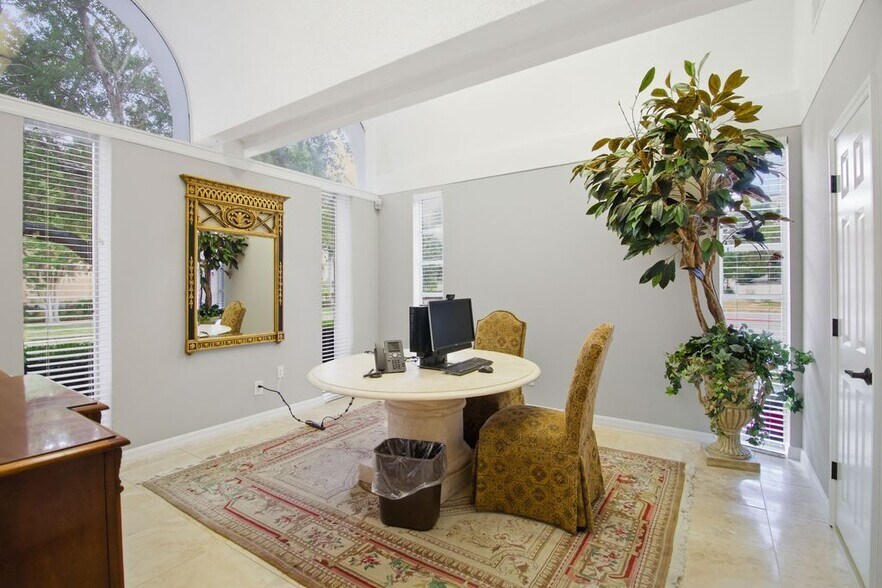 More Photos Of 1400 4th Ave, Bradenton Office Residential For Sale