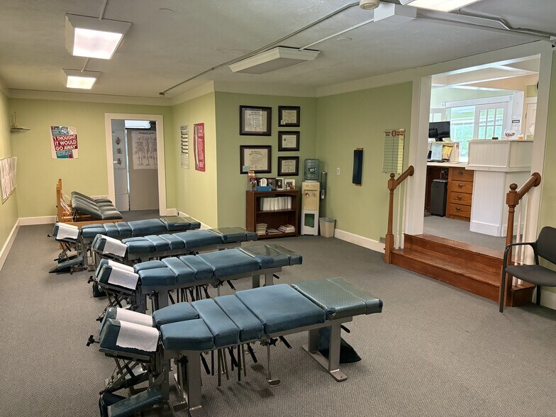 More Photos Of 589 Daniel Webster Hwy, Merrimack Office Residential For Sale