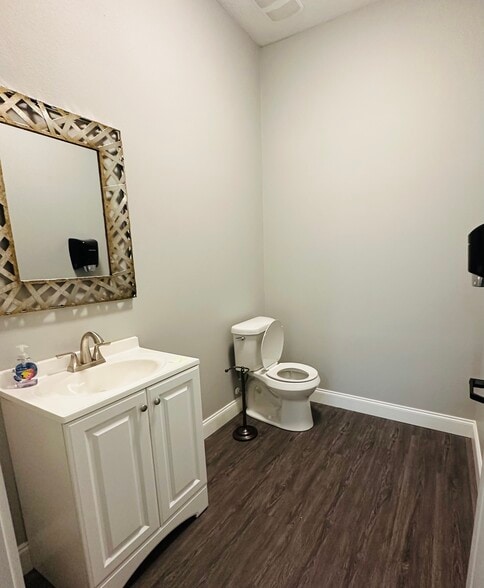 More Photos Of 5835 US Highway 98 S, Lakeland Medical For Lease