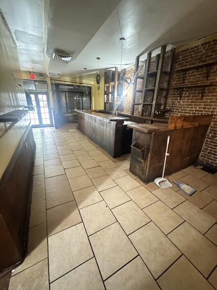 More Photos Of 650 Tenth Ave, New York Apartments For Lease