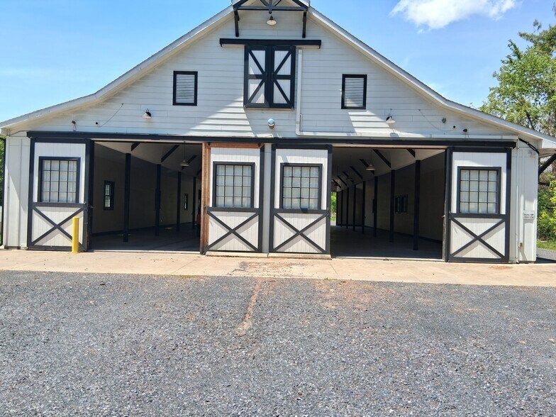 More Photos Of 12055 John Marshall Hwy, Markham Industrial For Sale