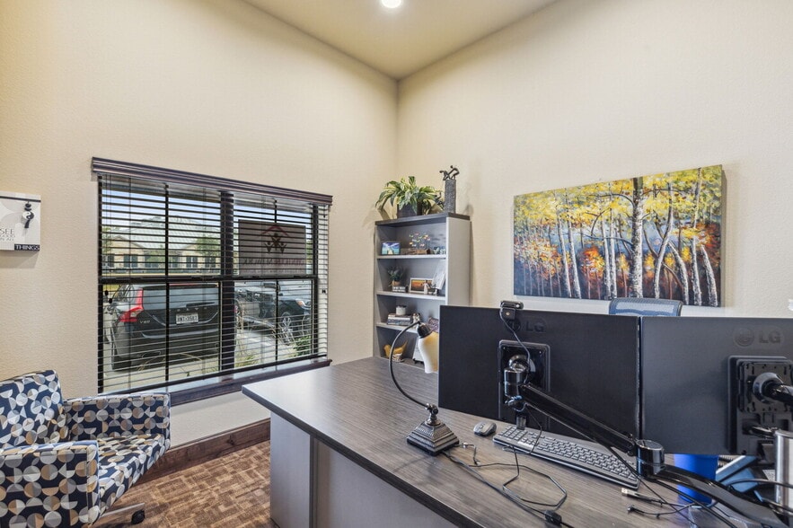 More Photos Of 2101 E Kirkwood Blvd, Southlake Office For Lease