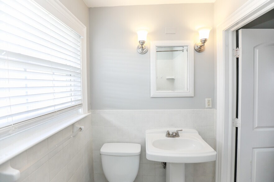 More Photos Of 831 W Ocean View Ave, Norfolk Apartments For Sale