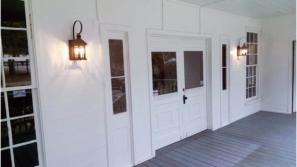 More Photos Of 13387 US Highway 69 N, Tyler Office Residential For Lease