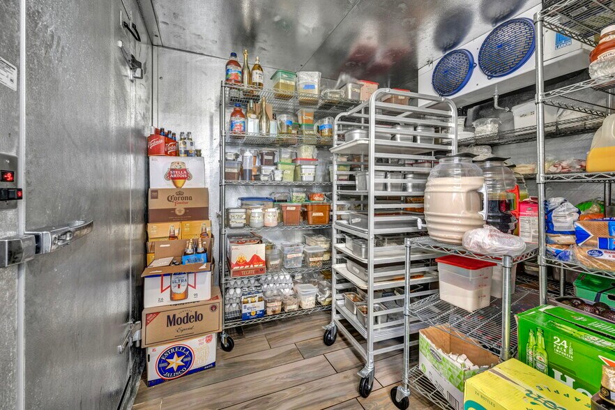 More Photos Of 2021 E Charleston Blvd, Las Vegas Storefront Retail Office For Lease