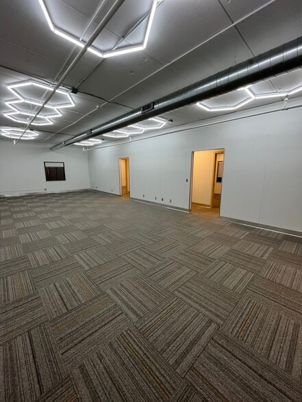 More Photos Of 2855 Anthony Ln S, Saint Anthony Office For Lease