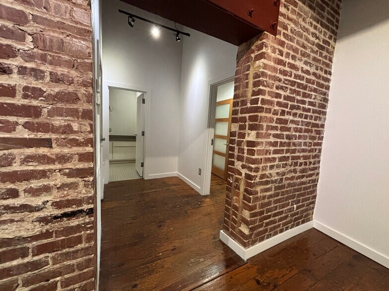 More Photos Of 887 W Marietta St NW, Atlanta Loft Creative Space For Lease