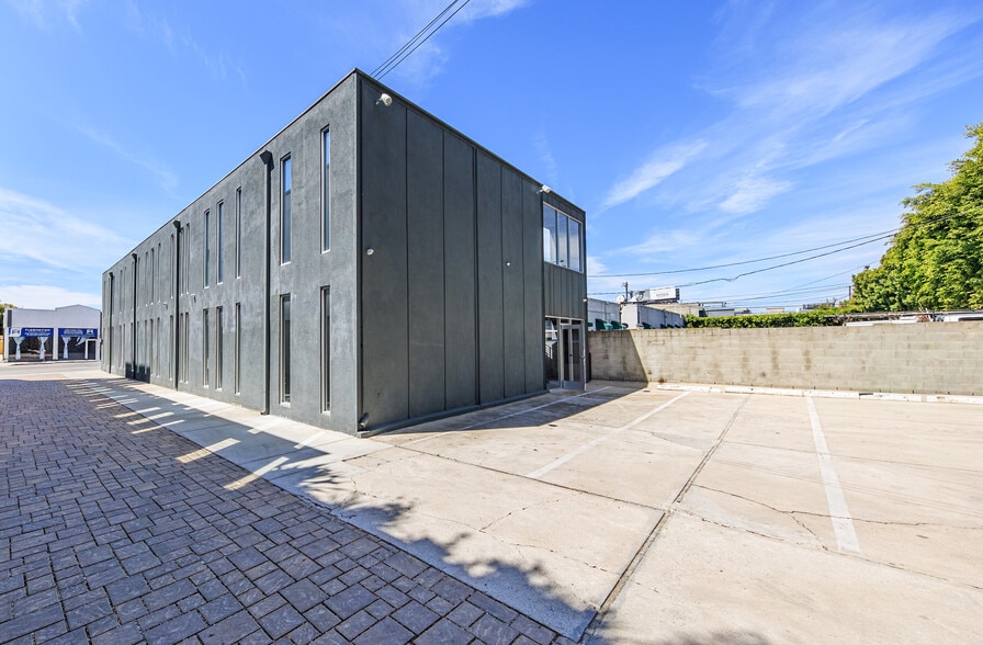 More Photos Of 2330 Westwood Blvd, Los Angeles Office For Sale