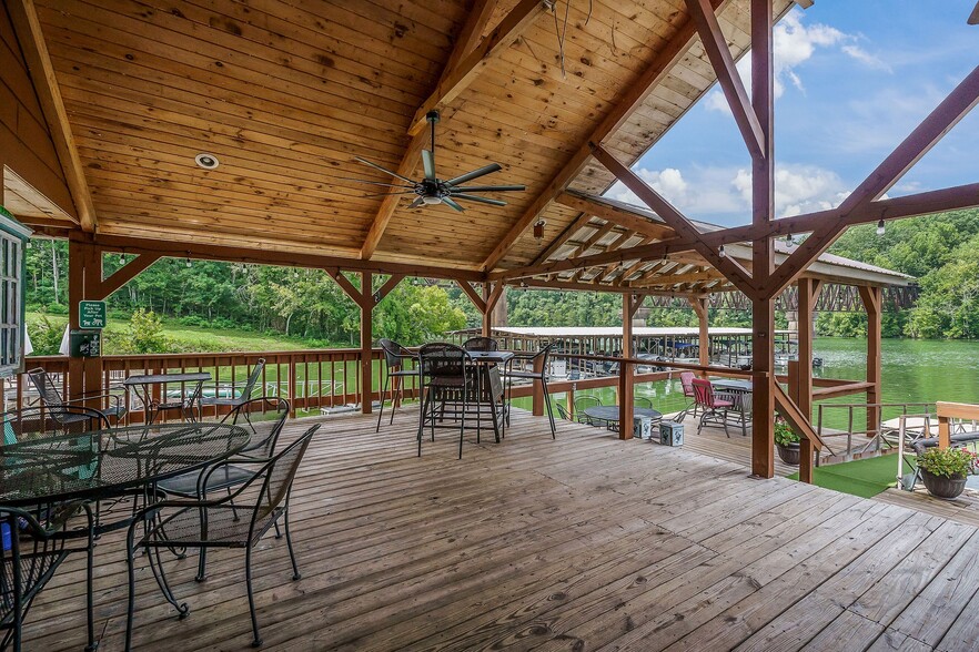 More Photos Of 1967 Rock Island Rd, Rock Island Marina For Sale