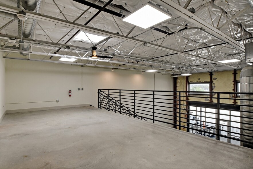 More Photos Of 215 Coca Cola Pl, San Antonio Apartments For Lease