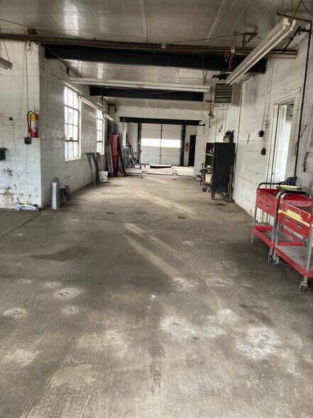 More Photos Of 2288 William St, Cheektowaga Service For Sale