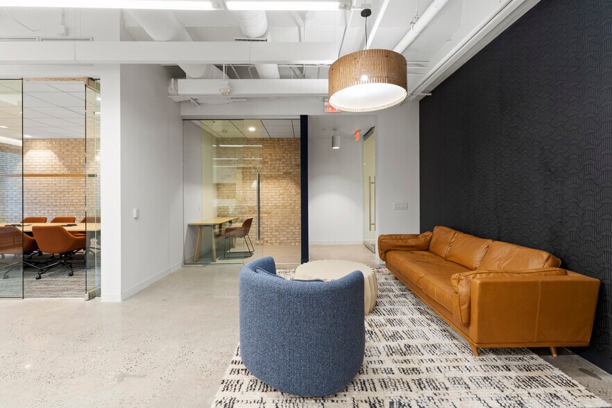More Photos Of 227 W Trade St, Charlotte Office For Lease