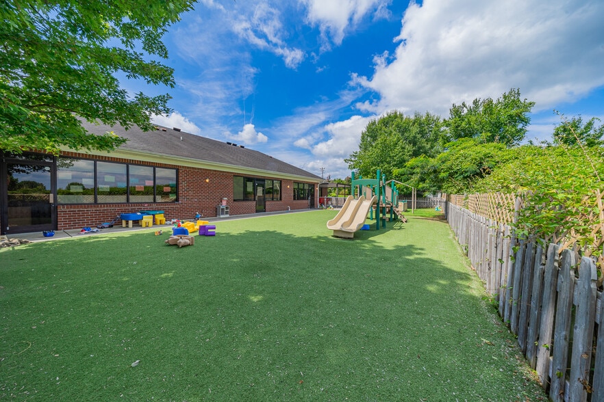 More Photos Of 1004 Old Plank Rd, High Point Daycare Center For Sale