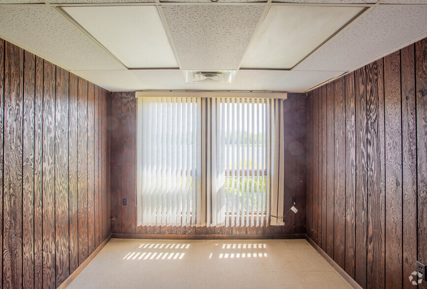 More Photos Of 37 Colonel Lindbergh Ln, Moscow Airport For Sale