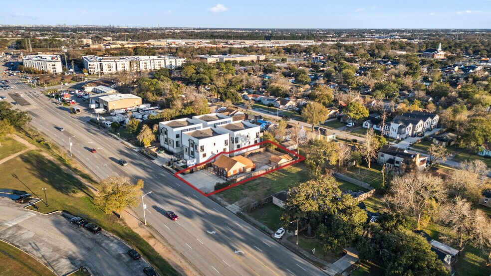 More Photos Of 4928 Old Spanish Trl, Houston Office For Sale
