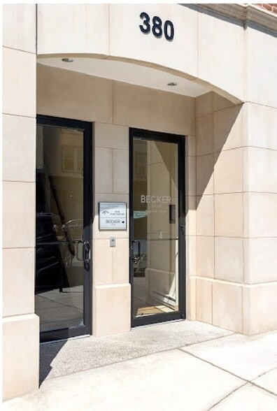 More Photos Of 380 Greenwich Ave, Greenwich Office For Lease