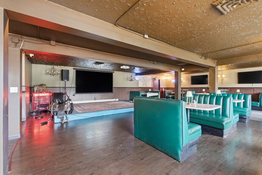 More Photos Of 2530 NE 82ND Ave, Portland Restaurant For Sale