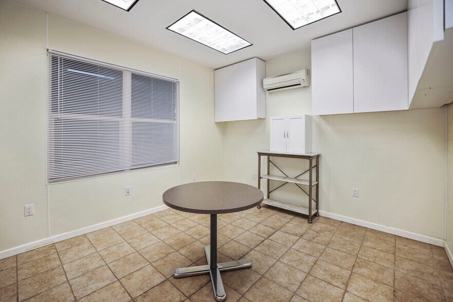More Photos Of 155 8th St N, Saint Petersburg Office Residential For Lease