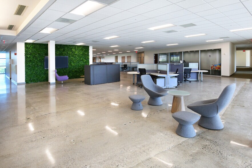 More Photos Of 5000 Headquarters Dr, Plano Office For Lease