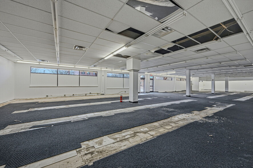 More Photos Of 1A Trolley Sq, Wilmington Storefront For Lease