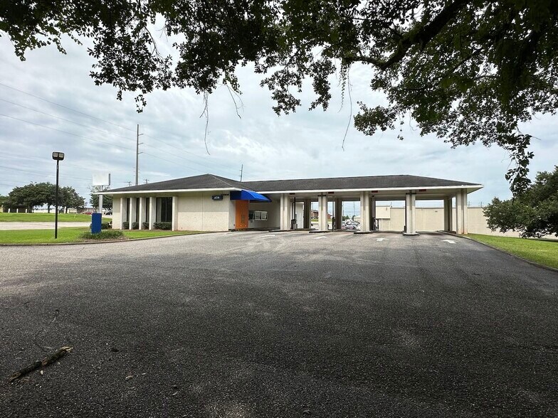 More Photos Of 4823 Overlook Rd, Mobile General Retail For Sale