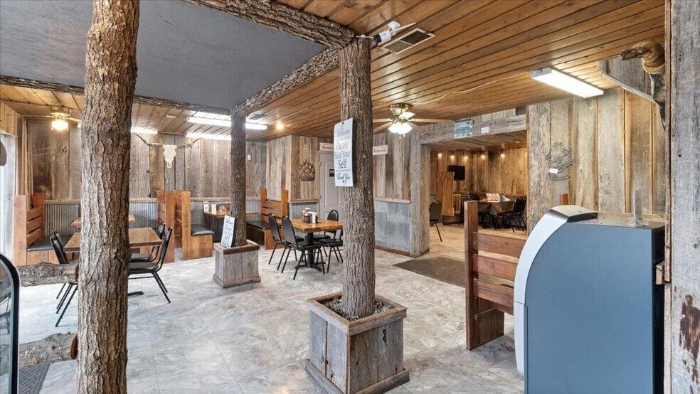 More Photos Of 1027 Porter Wagoner Blvd, West Plains Restaurant For Sale