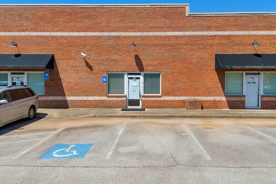 More Photos Of 40 Chamisa Rd, Covington Distribution For Lease