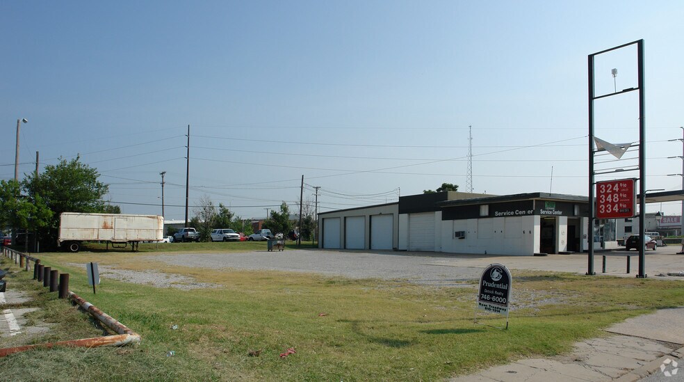 More Photos Of 723 E 2nd St, Tulsa Auto Repair For Lease