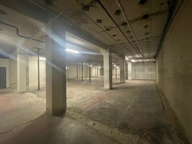 More Photos Of 640 C St, San Diego General Retail For Lease
