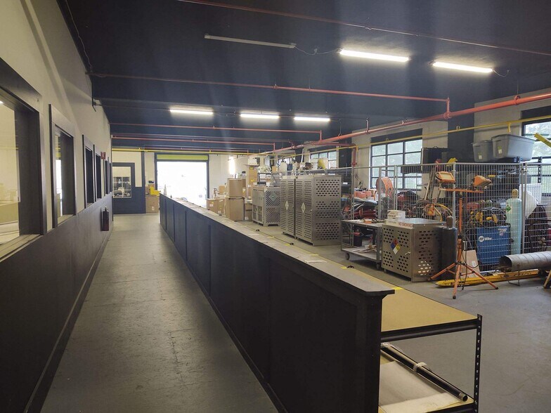 More Photos Of 201-211 Ann St, Newburgh Warehouse For Sale