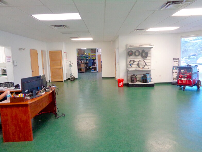 More Photos Of 12438-12440 Wiles Rd, Coral Springs Warehouse For Lease