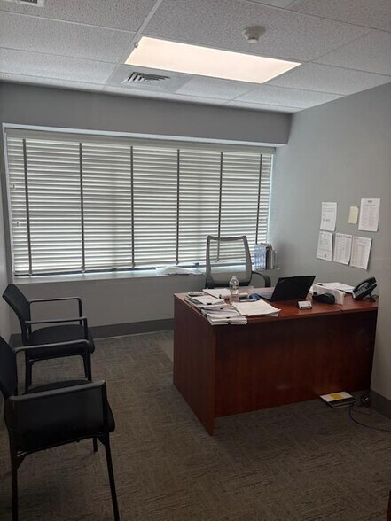 More Photos Of 109 Sanford St, Hamden Warehouse For Lease