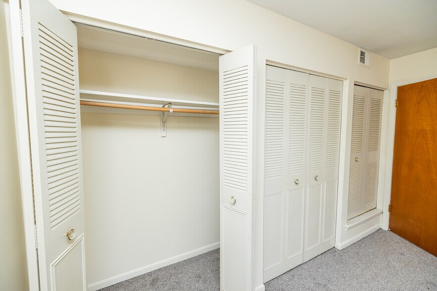 More Photos Of 2520 E Lincoln St, Wichita Apartments For Sale