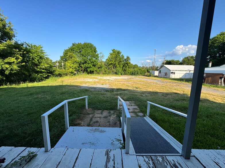 More Photos Of 916 N Longview St, Kilgore Office For Sale