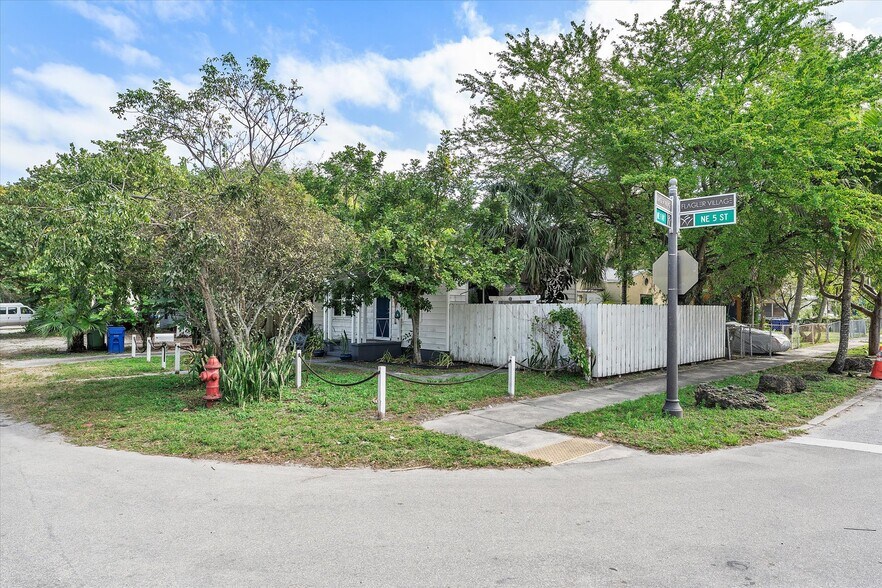 More Photos Of , Fort Lauderdale Unknown For Sale