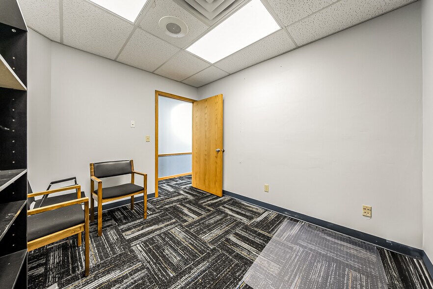 More Photos Of 4259 Lake Rd, Lorain Office For Sale