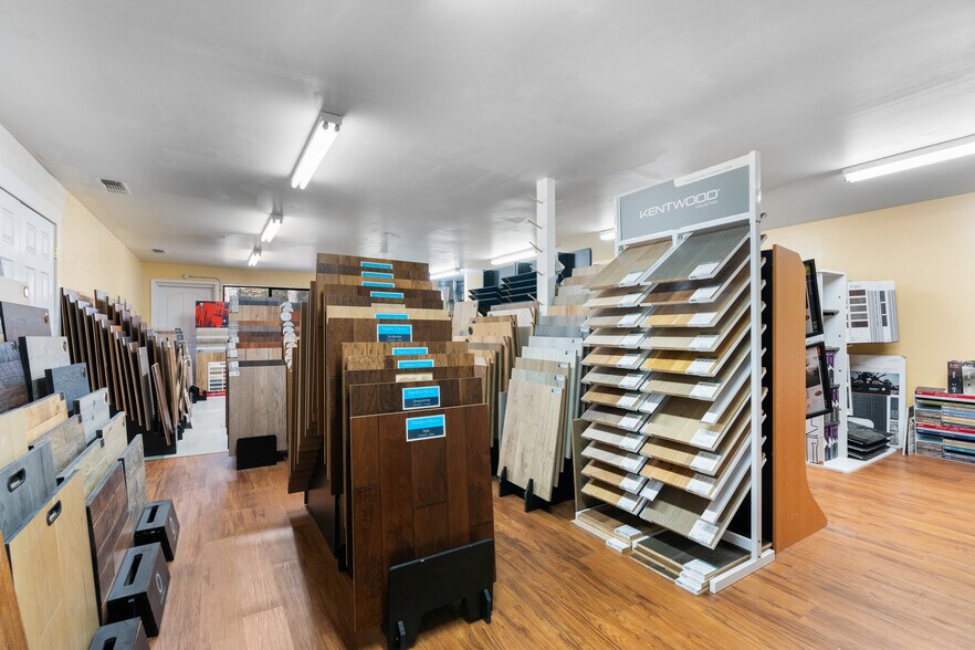 More Photos Of 807 S Auburn St, Grass Valley Showroom For Sale