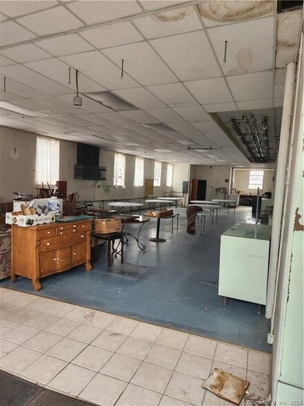 More Photos Of 27 E Main St, Stafford Springs Freestanding For Lease