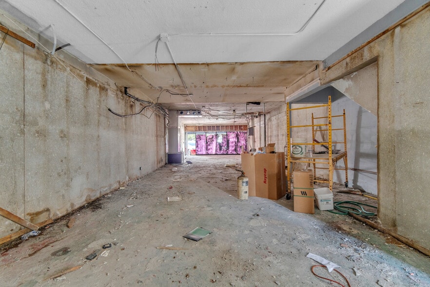 More Photos Of 1083 SE 17th St, Fort Lauderdale Convenience Store For Sale