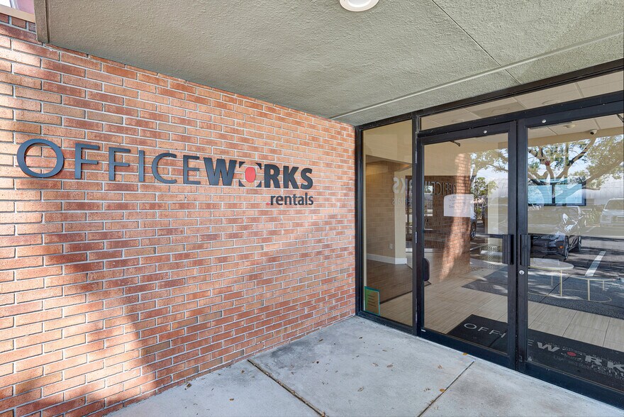 More Photos Of 5666 Seminole Blvd, Seminole Office For Sale