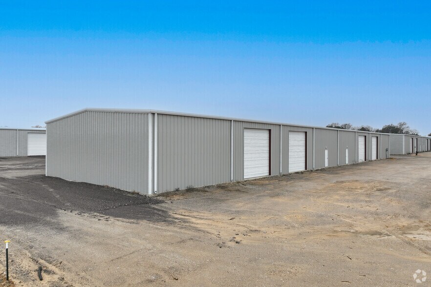 More Photos Of 5640 Eden Rd, Kennedale Unknown For Lease