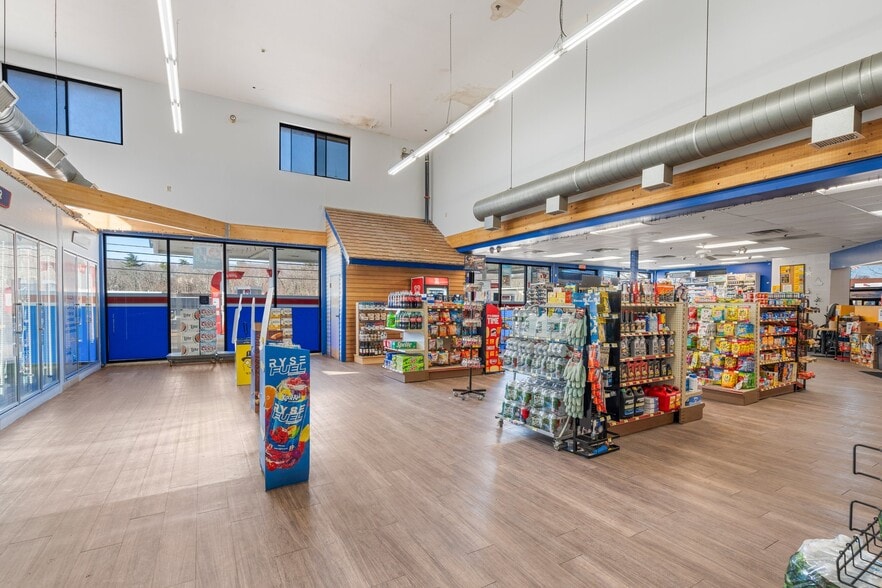 More Photos Of 134 N Broadway, Salem Service Station For Sale