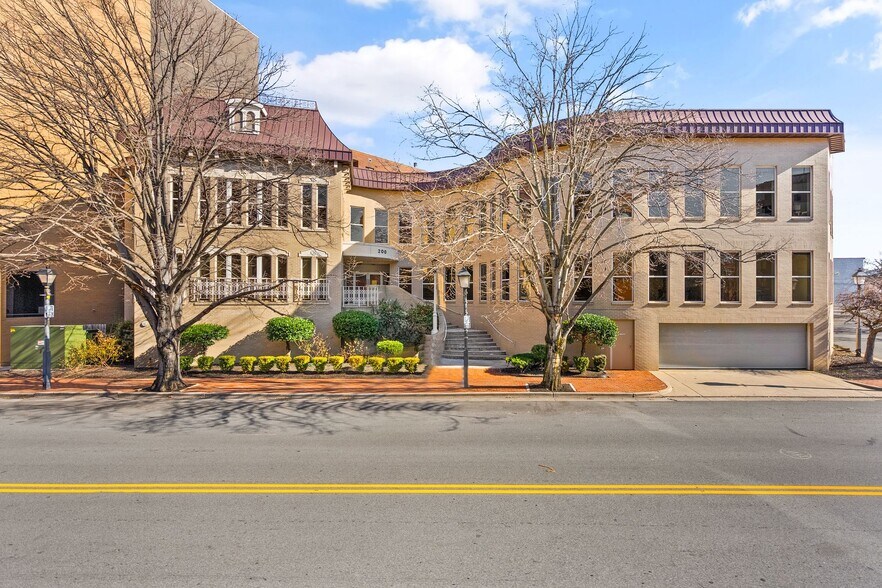 More Photos Of 200 Daingerfield Rd, Alexandria Loft Creative Space For Lease