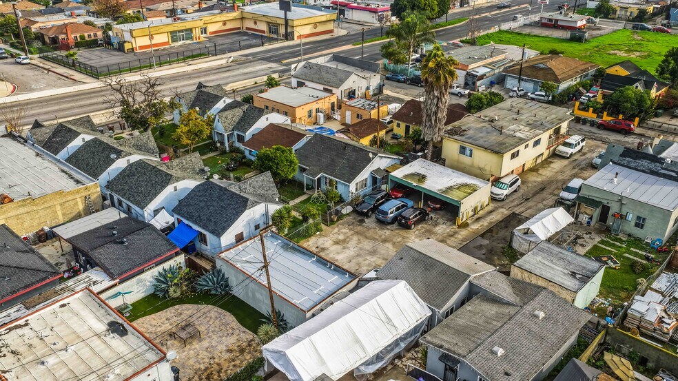 More Photos Of 406-412 1/2 E Rosecrans Ave, Compton Apartments For Sale