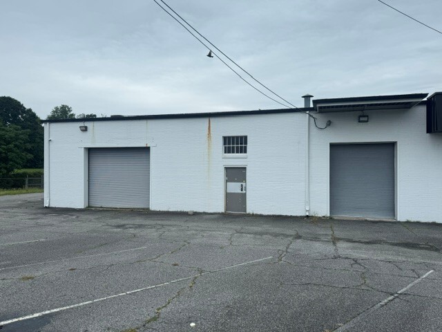 More Photos Of 1870 Midtown Dr, Columbus Flex For Lease