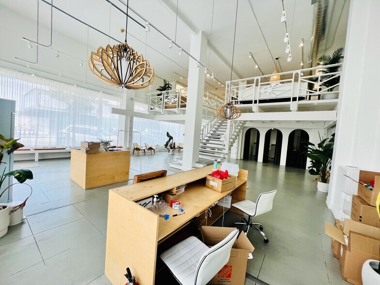 Primary Photo Of 3001-3013 Main St, Santa Monica Apartments For Lease