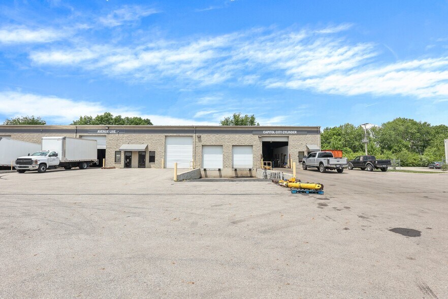 More Photos Of 2135 S James Rd, Columbus Warehouse For Lease