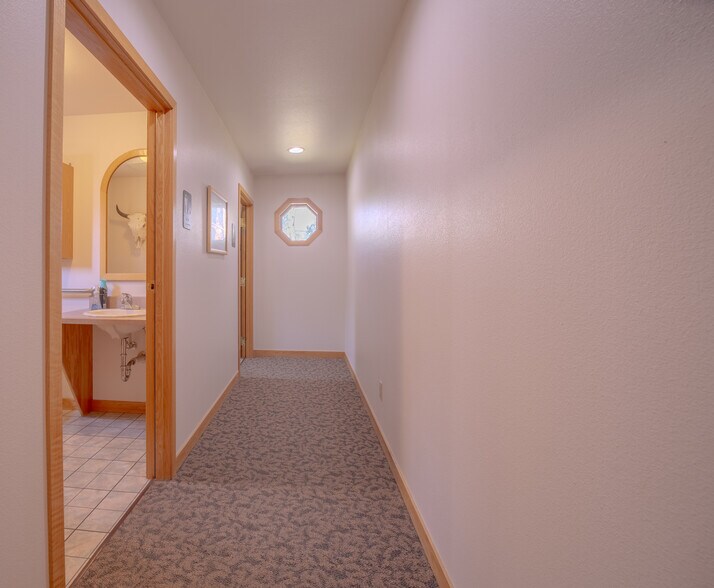 More Photos Of 890 N 2nd St, Lander Office For Sale