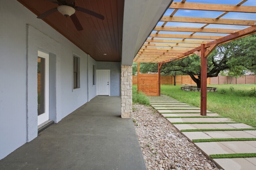 More Photos Of 17621 Stacey Ln, Lago Vista Lodge Meeting Hall For Lease