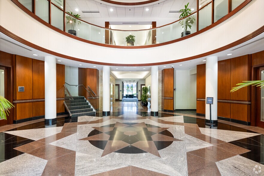 More Photos Of 272 Bendix Rd, Virginia Beach Unknown For Lease
